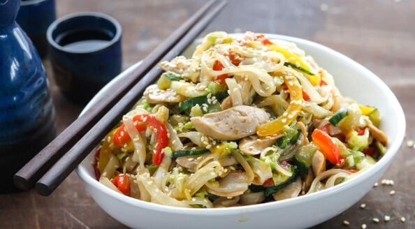Rice noodles with vegetables - the first dish of the gluten-free diet menu