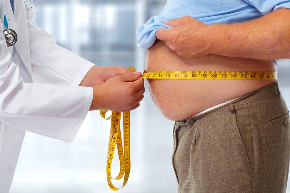 the doctor measures the height of the patient on a diet